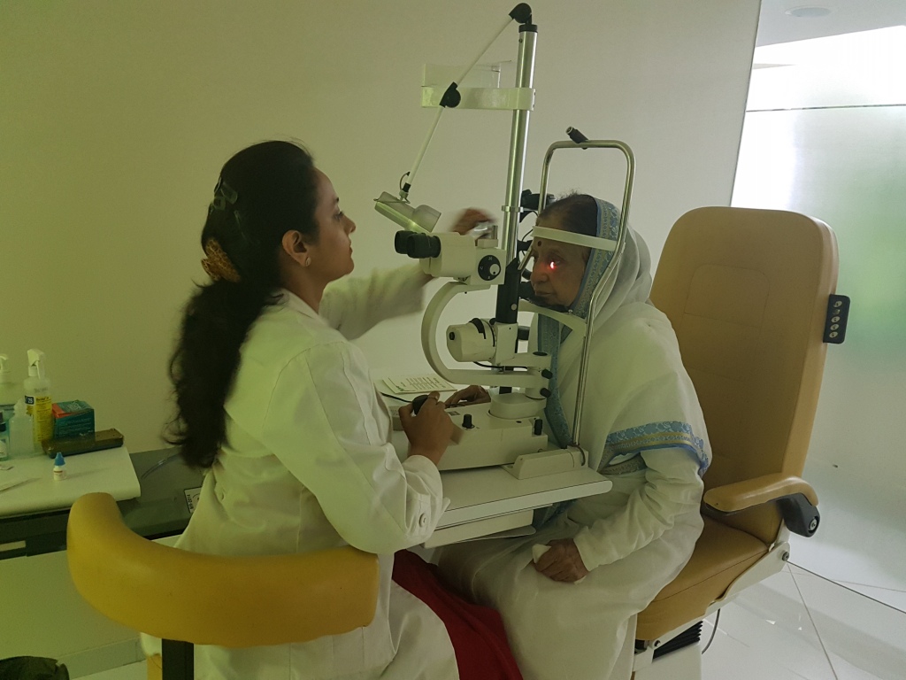 Dr. Vardhaman Kankariya with Patient